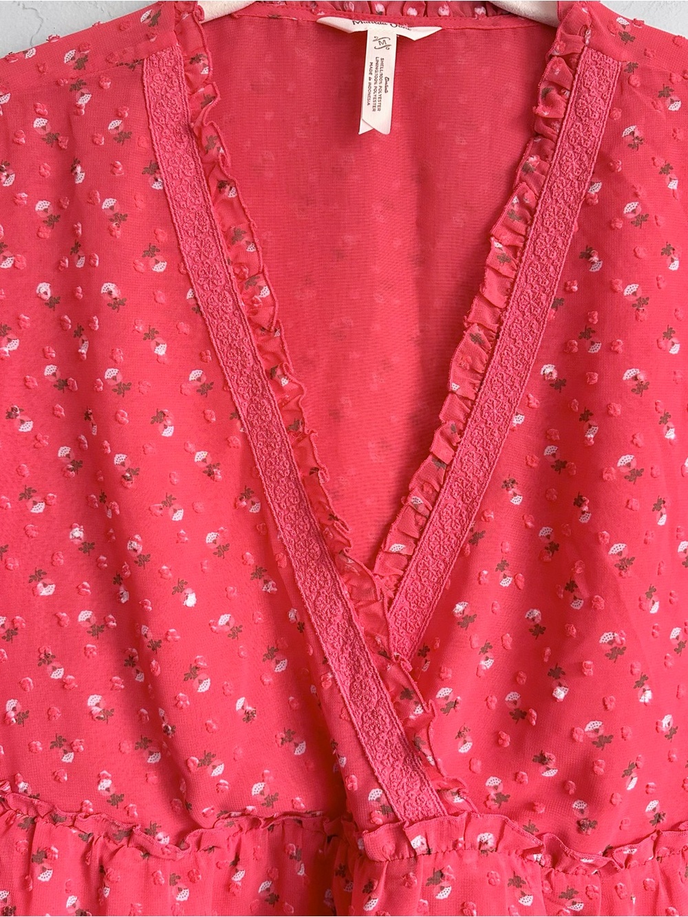 Matilda Jane Women's Coral Pink Floral Swiss Dot V-Neck Peplum Blouse Medium EUC - Picture 2 of 6
